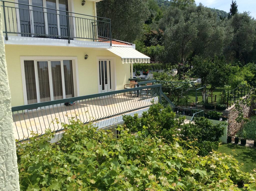 Apartments Simo Petrovac 外观 照片