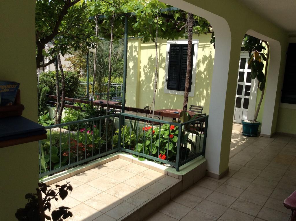 Apartments Simo Petrovac 外观 照片