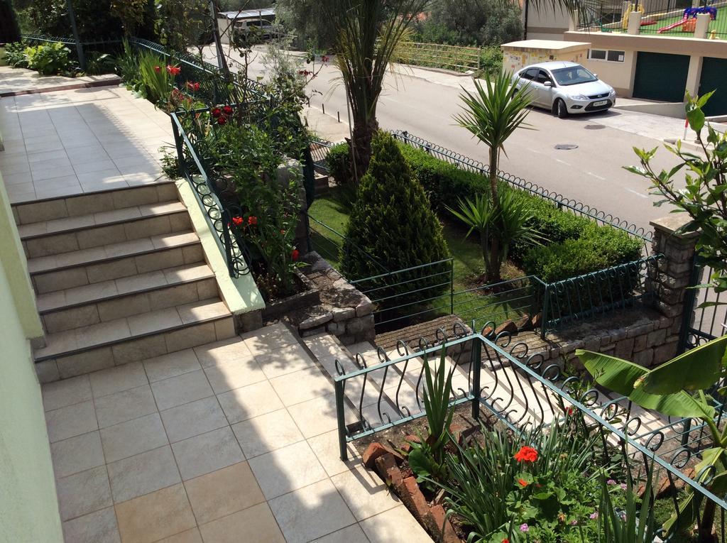 Apartments Simo Petrovac 外观 照片